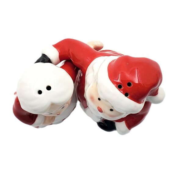 “Avon” Ceramic “Santa & Mrs. Claus” Interlocking Salt & Pepper Shakers – NEW - Picture 5 of 7